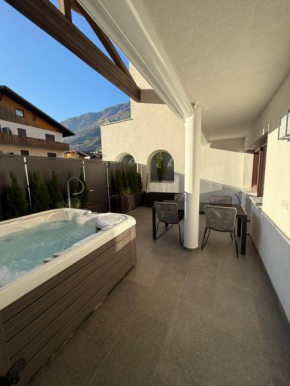 Jacuzzi Suite Appartement bei Meran Merano